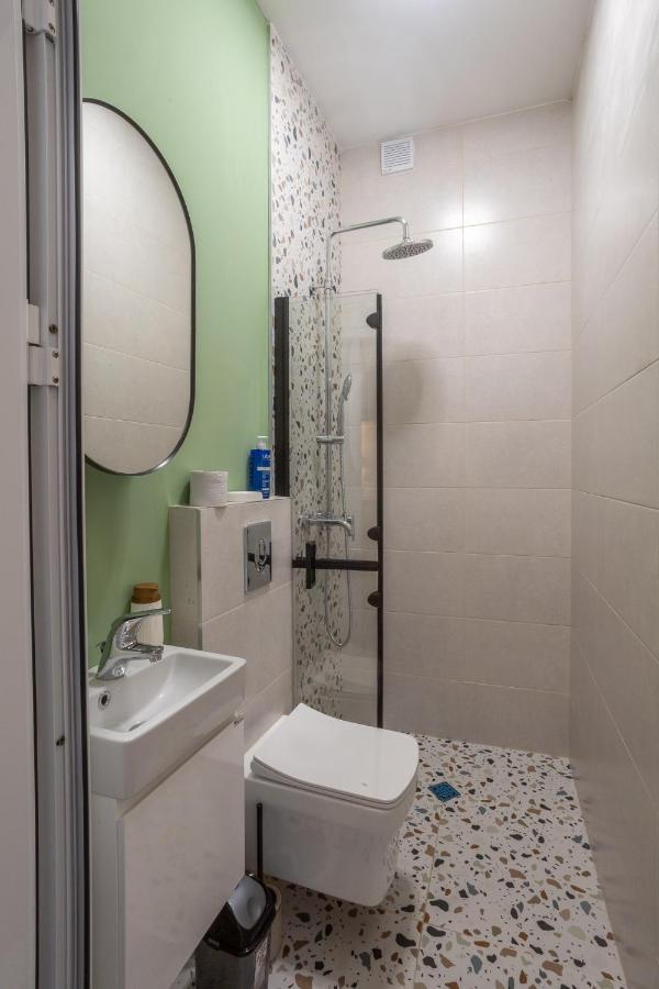 Linden House - A Lovely Apartment In Central Варна Екстериор снимка